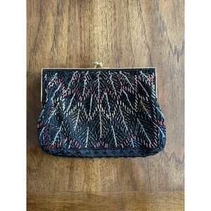 Vintage style beaded purse clutch with gold chain Can be worn‎ over shoulder